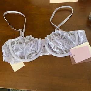 I am selling a bra from savage fenty.